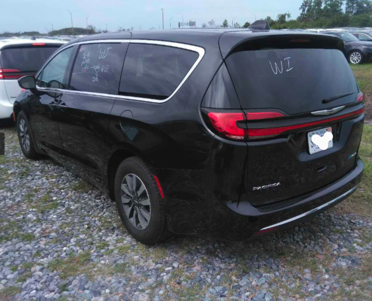 Used 2023 Chrysler Pacifica Touring-L FWD image 6