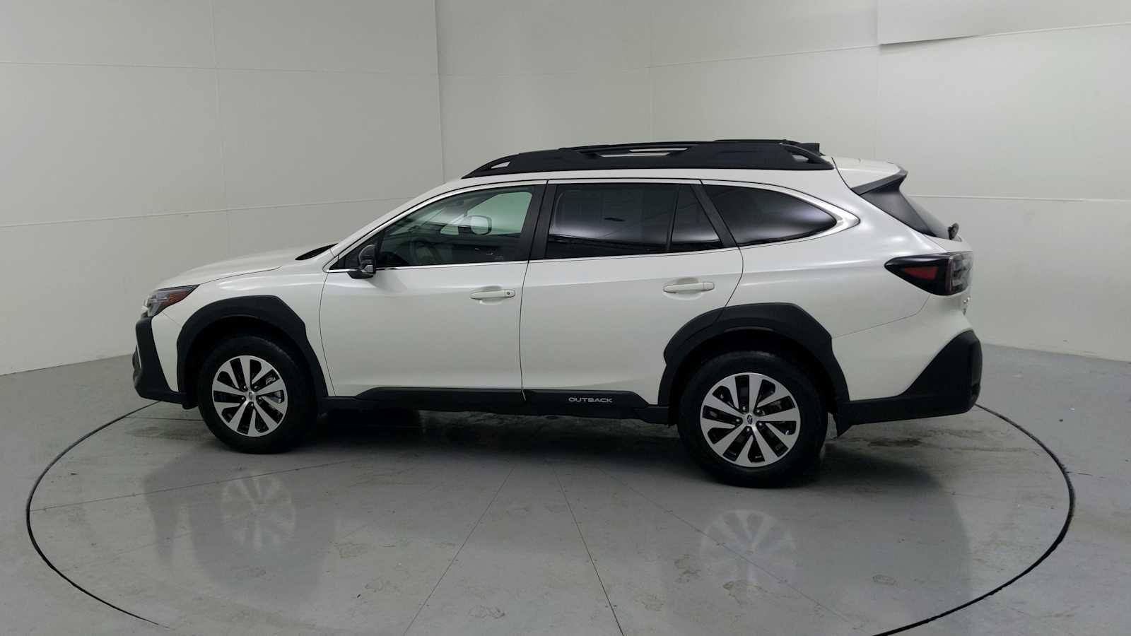 Certified 2025 Subaru Outback Premium AWD/4WD image 6