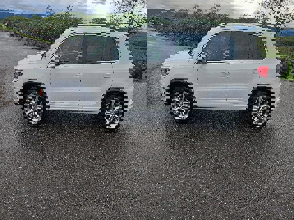 Used 2016 Volkswagen Tiguan R-Line image 2