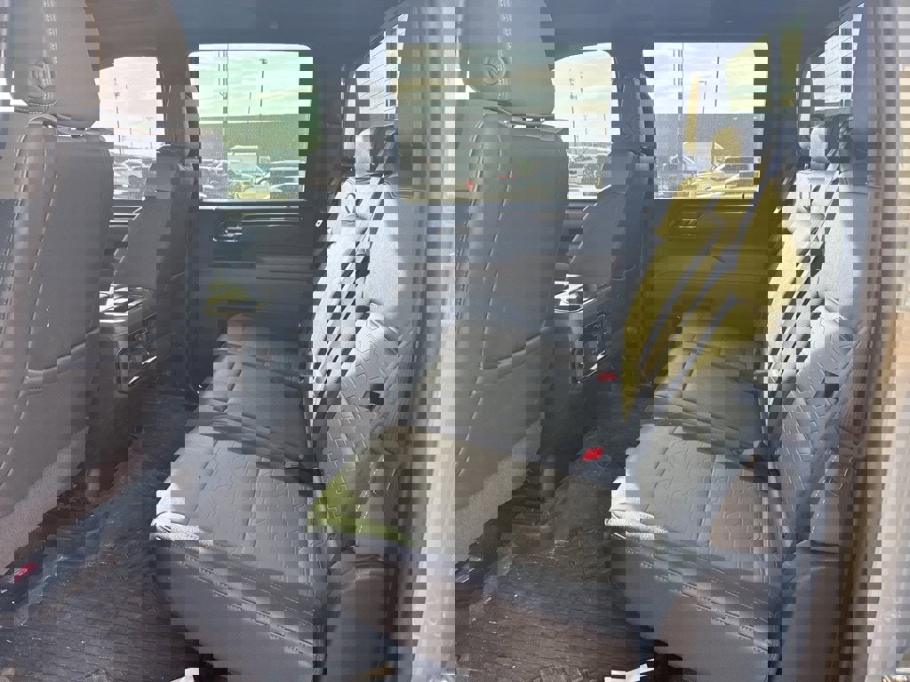 Used 2024 Chevrolet Silverado 2500 ZR2 w/ ZR2 Bison Edition image 11