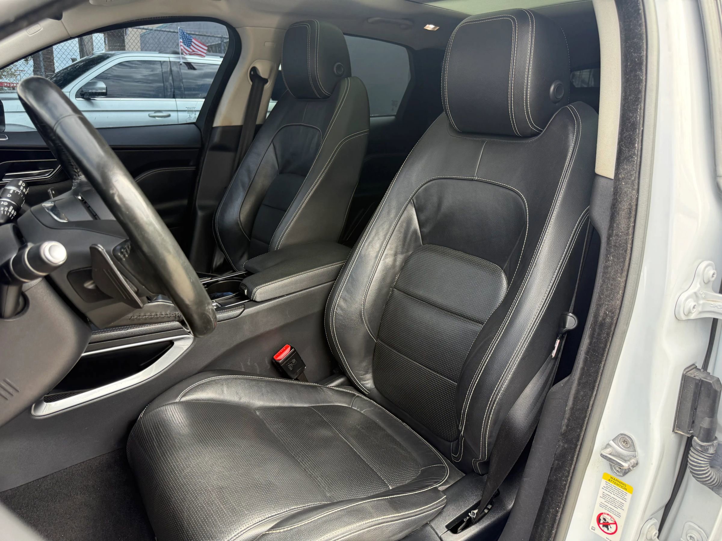 Used 2017 Jaguar F-PACE R-Sport image 16