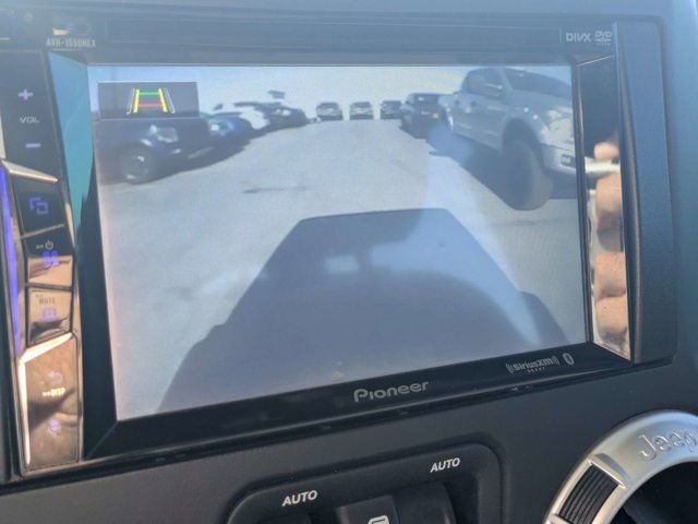 Used 2017 Jeep Wrangler Unlimited Sahara AWD/4WD image 21