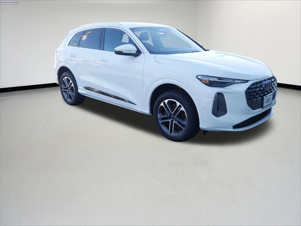 Used 2025 Audi Q5 Premium w/ Convenience Package image 7