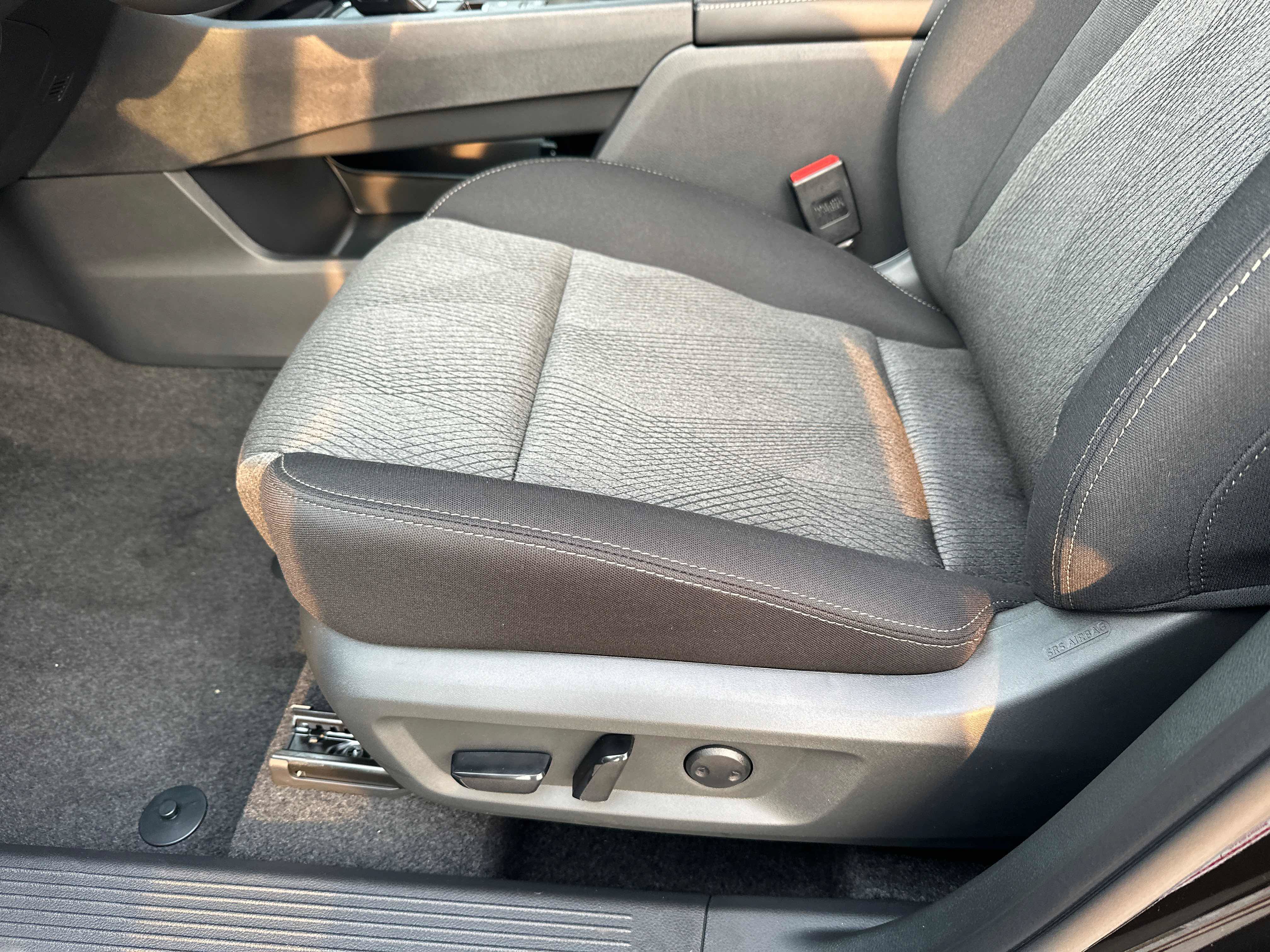 New 2026 Nissan Rogue SV w/ Cold Weather Package AWD/4WD image 23