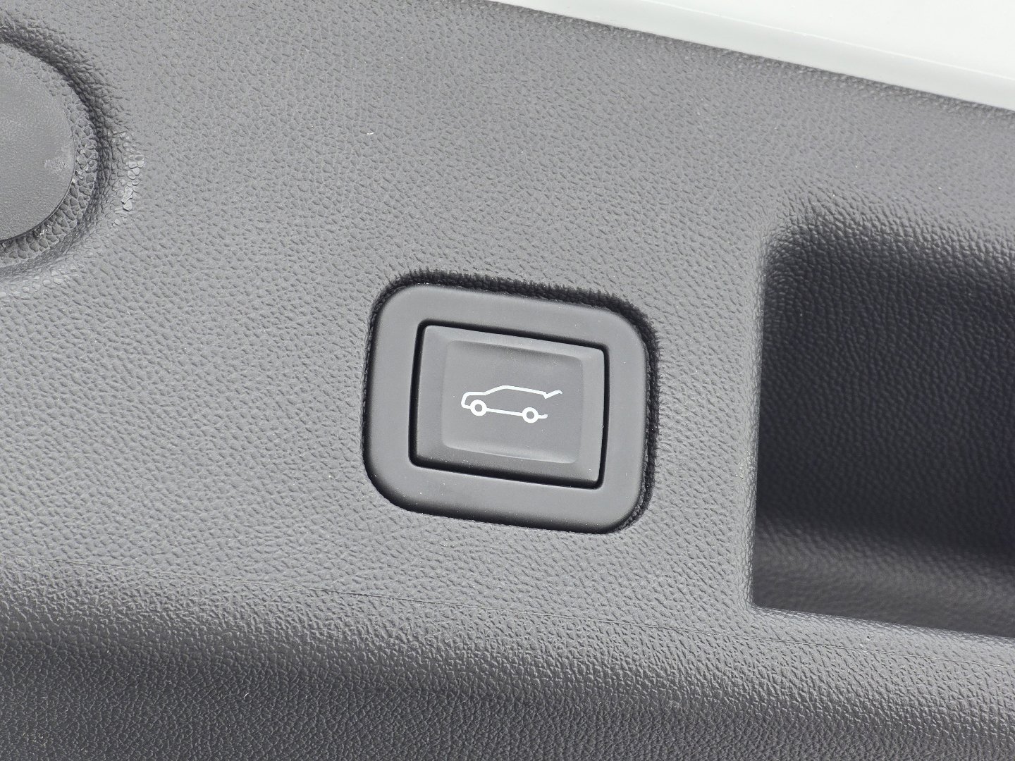 Certified 2022 Chevrolet Equinox RS w/ Infotainment Package image 14