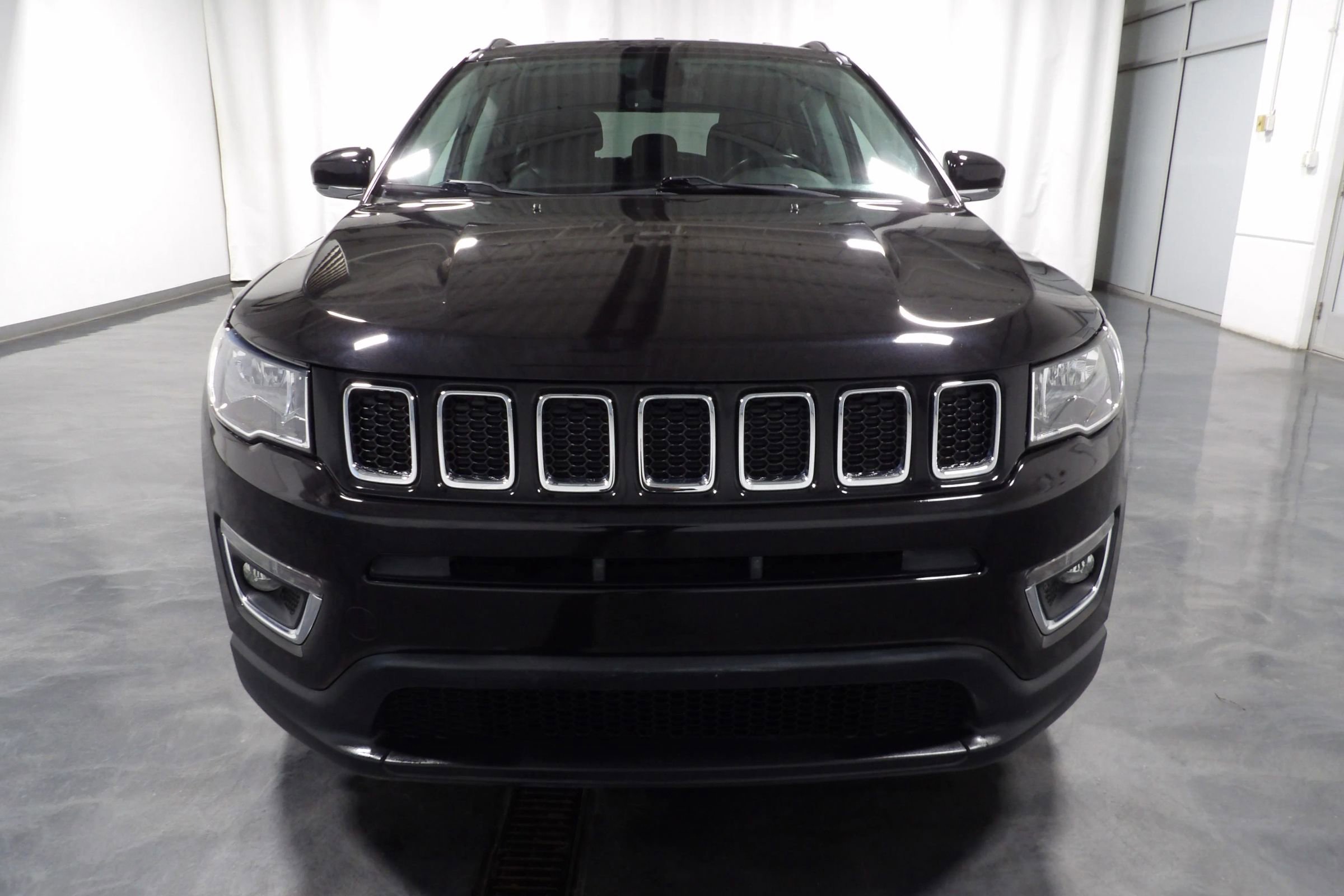 Used 2019 Jeep Compass Limited image 4