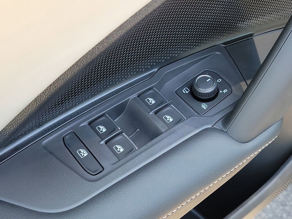 New 2026 Volkswagen Tiguan SEL R-Line image 15