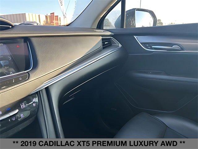 Used 2019 Cadillac XT5 Premium Luxury w/ LPO, Black Ice Package image 31