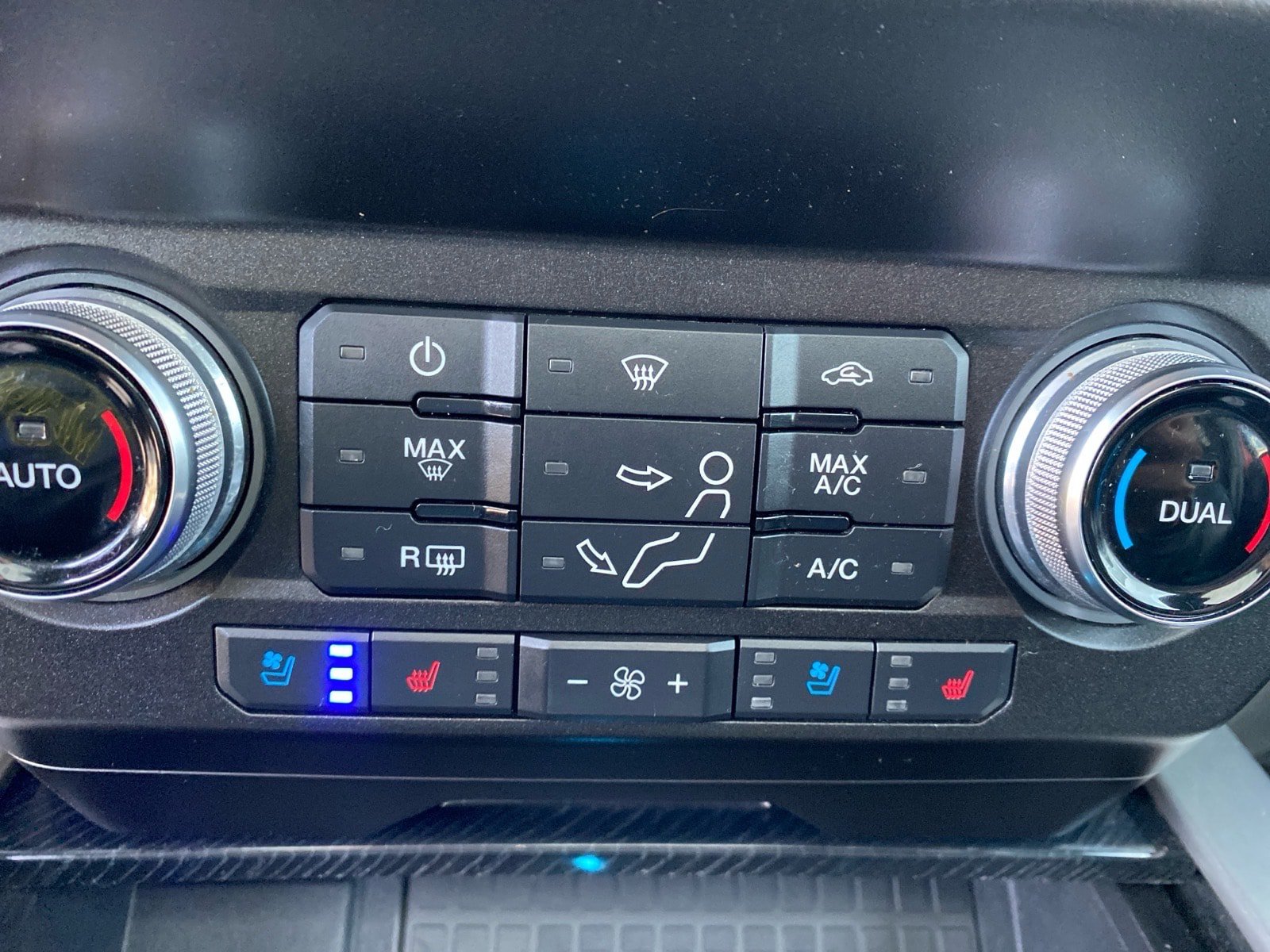 Used 2021 Ford F350 Platinum w/ FX4 Off-Road Package AWD/4WD image 15