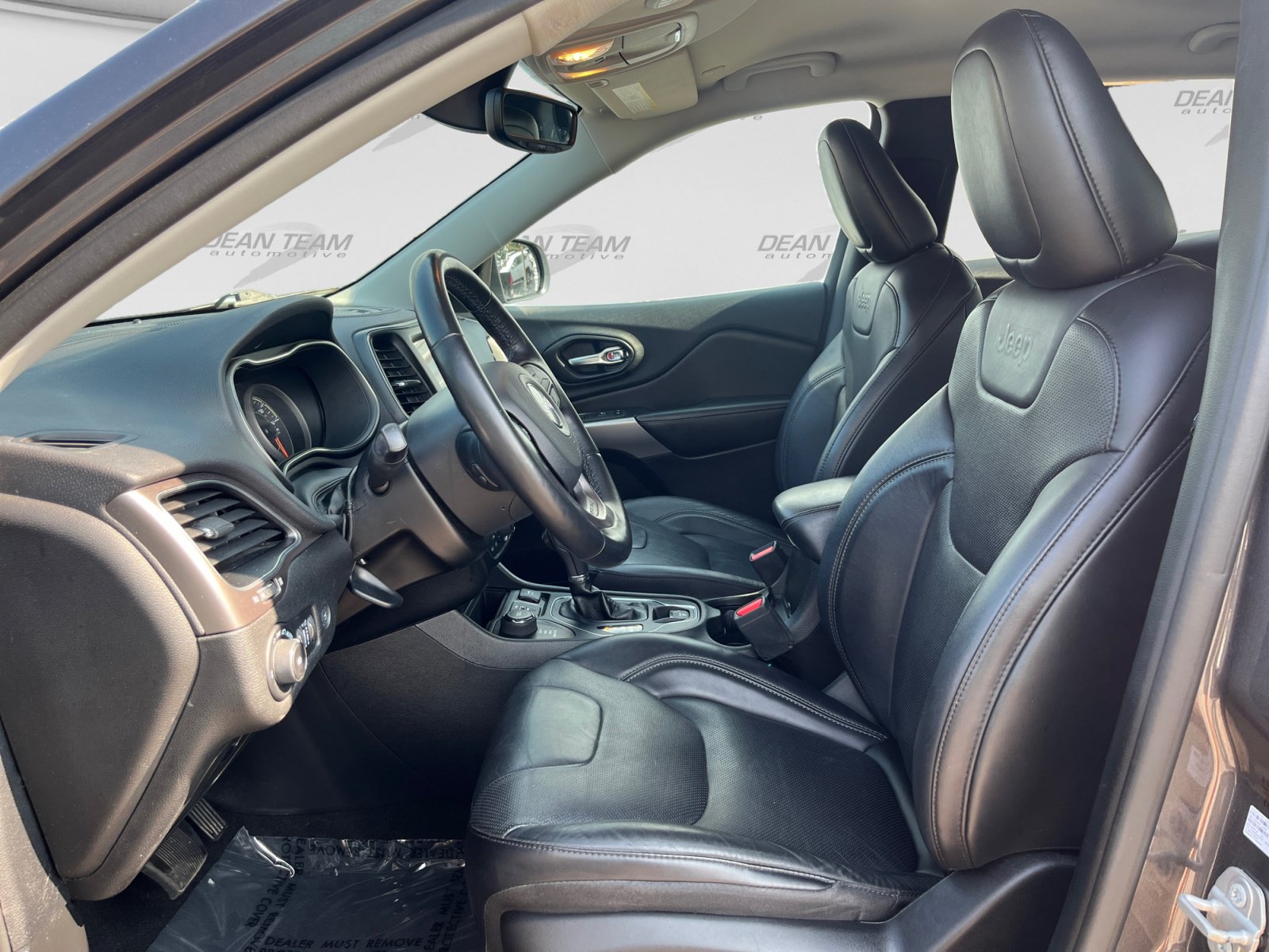 Used 2021 Jeep Cherokee Latitude Lux w/ Comfort/Convenience Group AWD/4WD image 9