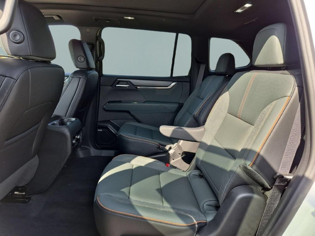 New 2026 GMC Acadia AT4 w/ Luxury Package AWD/4WD image 25