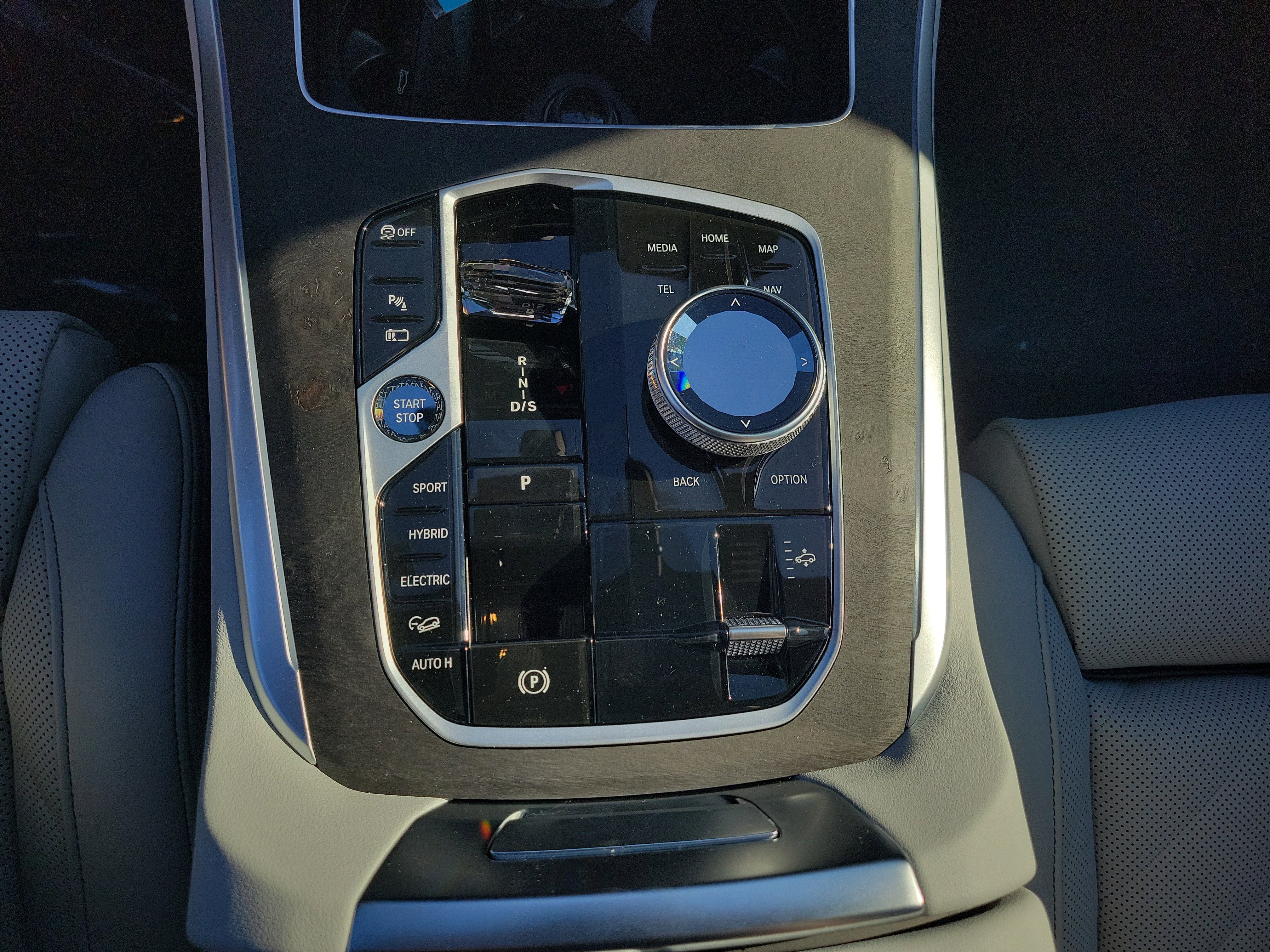 New 2026 BMW X5 xDrive50e w/ Executive Package image 27