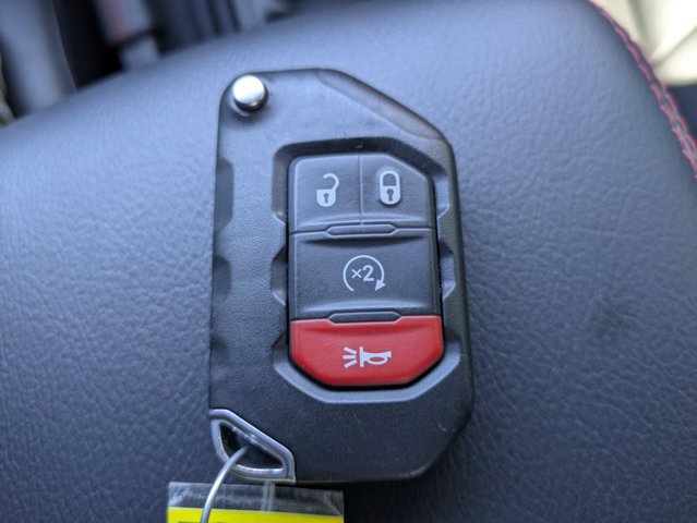 Used 2023 Jeep Gladiator Rubicon w/ Cold Weather Group AWD/4WD image 31