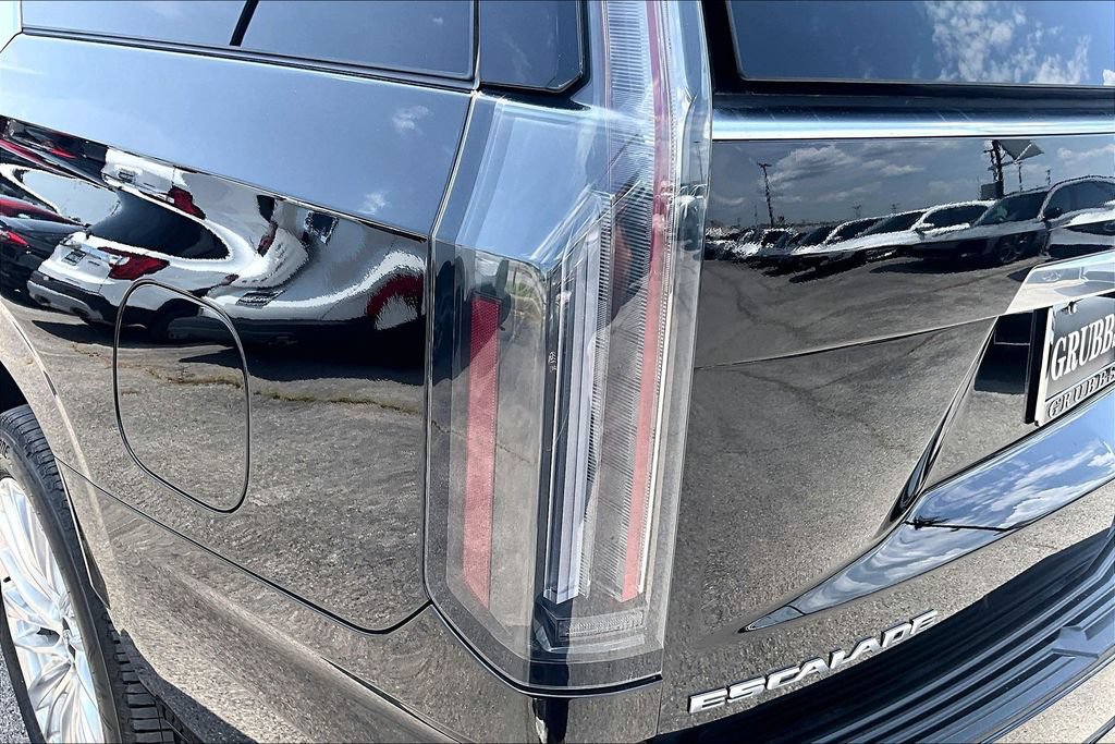 Used 2025 Cadillac Escalade ESV Premium Luxury AWD/4WD image 42