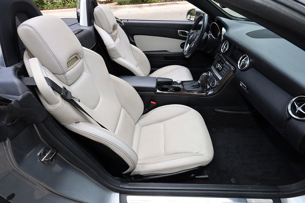 Used 2013 Mercedes-Benz SLK 250 image 31