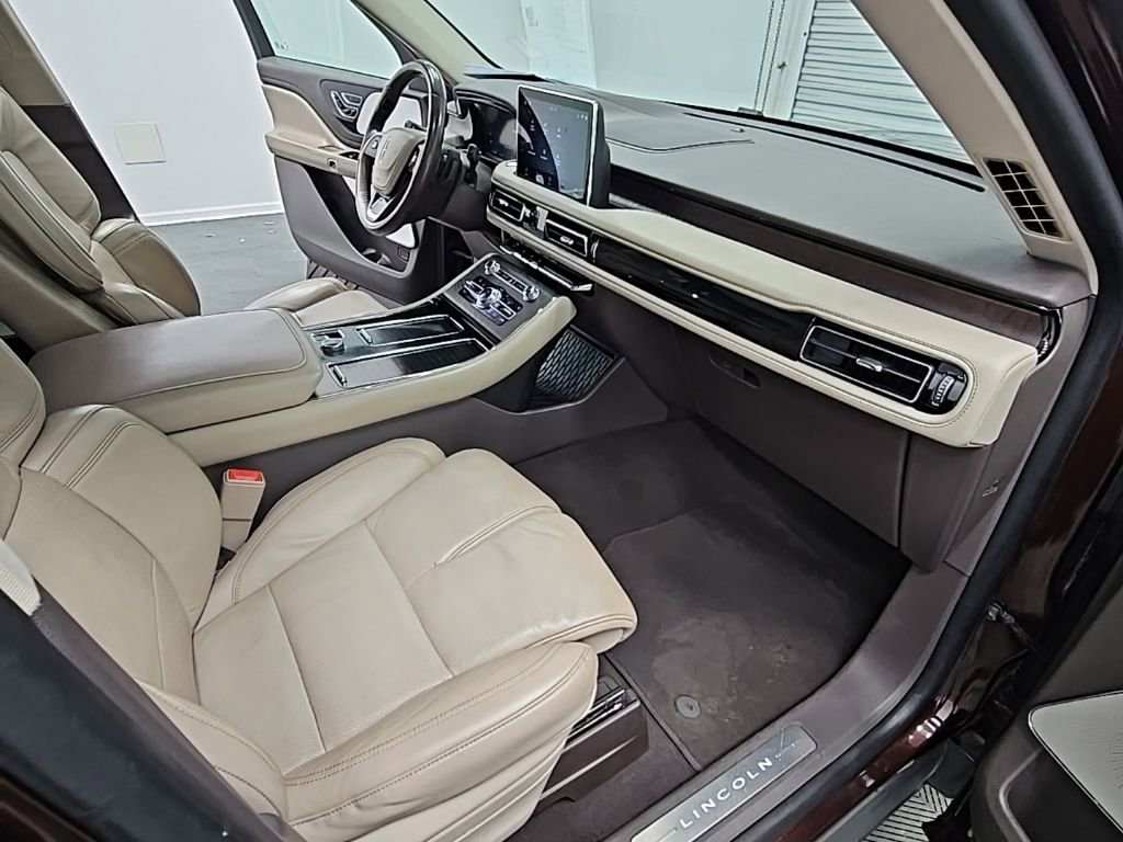 Used 2020 Lincoln Aviator Reserve w/ Equipment Group 202A image 44