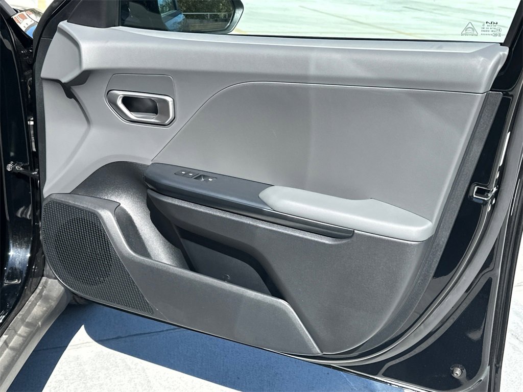 New 2025 Kia K4 LX image 8