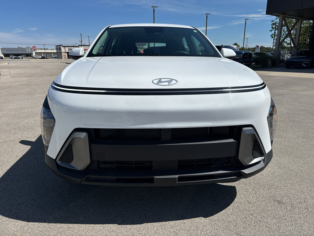 Used 2024 Hyundai Kona SE AWD/4WD image 2