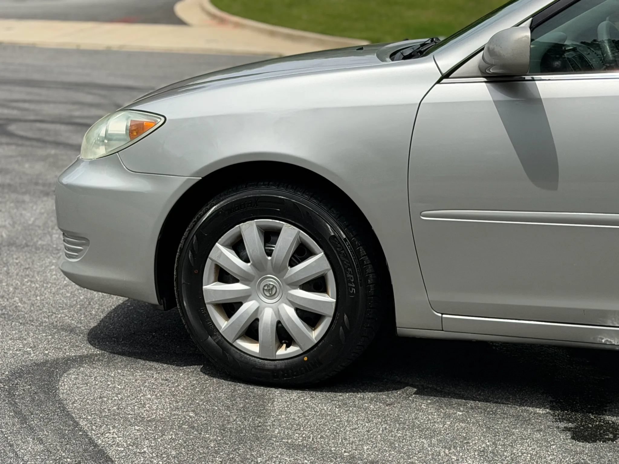 Used 2005 Toyota Camry LE FWD image 10