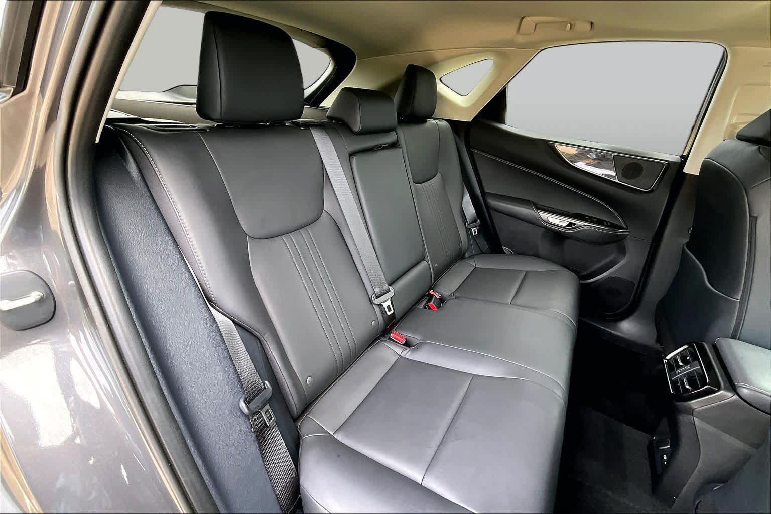 Certified 2025 Lexus NX 250 FWD w/ Accessory Package (Z1) image 20