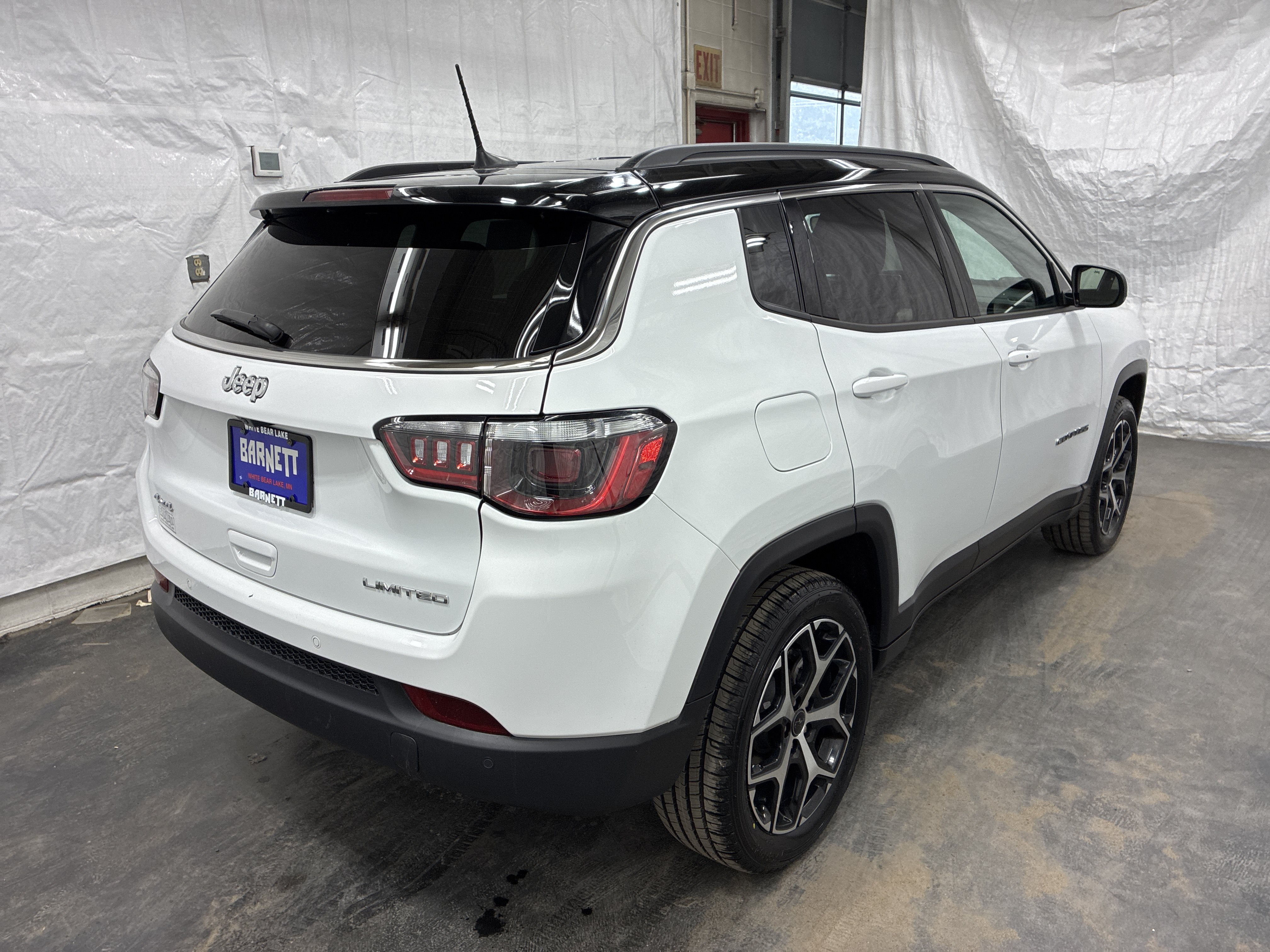 Certified 2025 Jeep Compass Limited AWD/4WD image 5