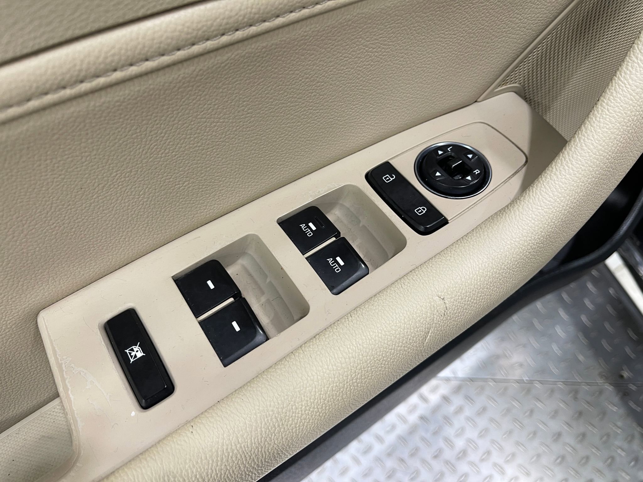 Used 2017 Hyundai Sonata Limited w/ Tech Package 03 FWD image 16