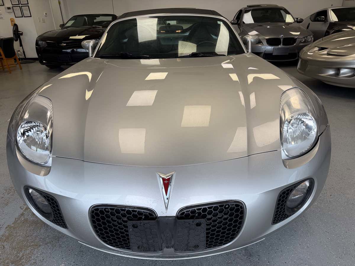 Used 2007 Pontiac Solstice GXP w/ Premium Package RWD image 2