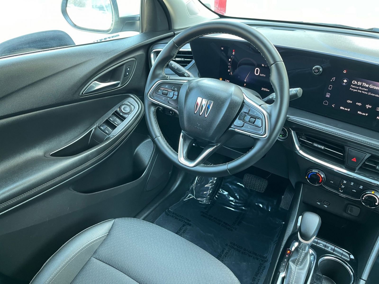 Used 2025 Buick Encore GX Preferred image 32