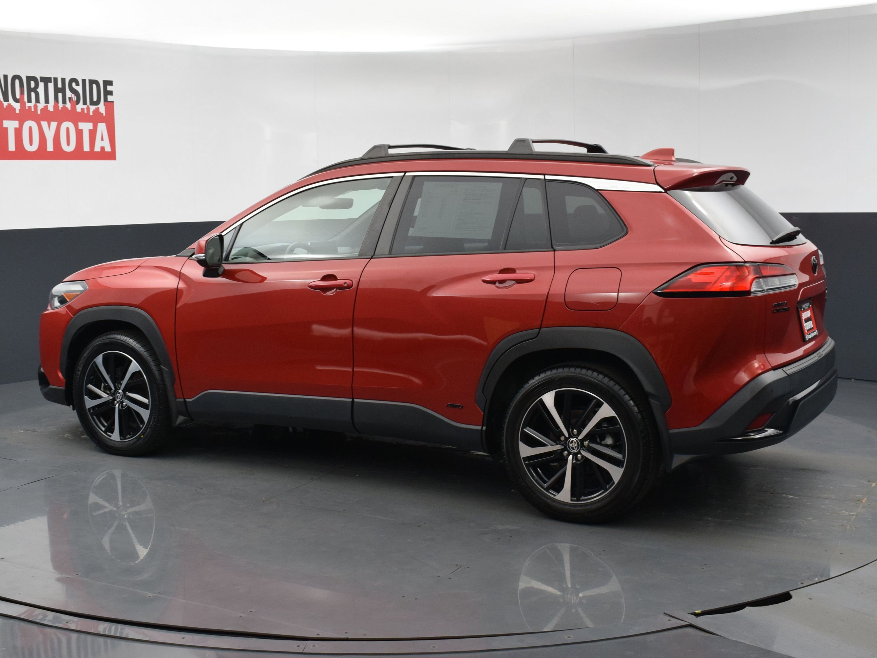 Used 2023 Toyota Corolla Cross XSE w/ Convenience Package image 2