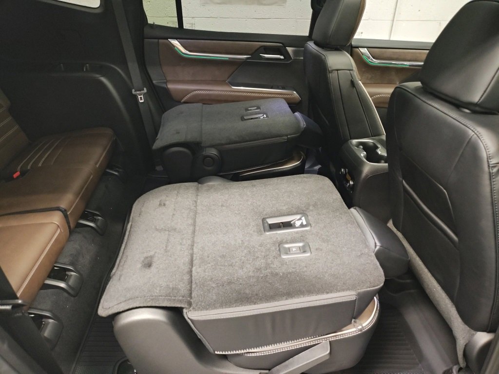 New 2026 GMC Acadia Denali Ultimate w/ LPO, Floor Liner Package image 13