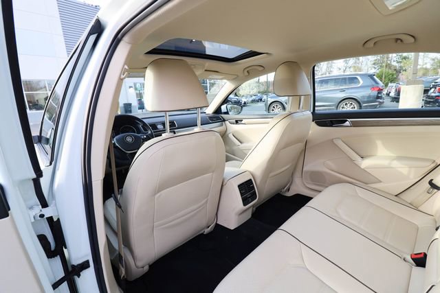 Used 2017 Volkswagen Passat 1.8T SE image 34
