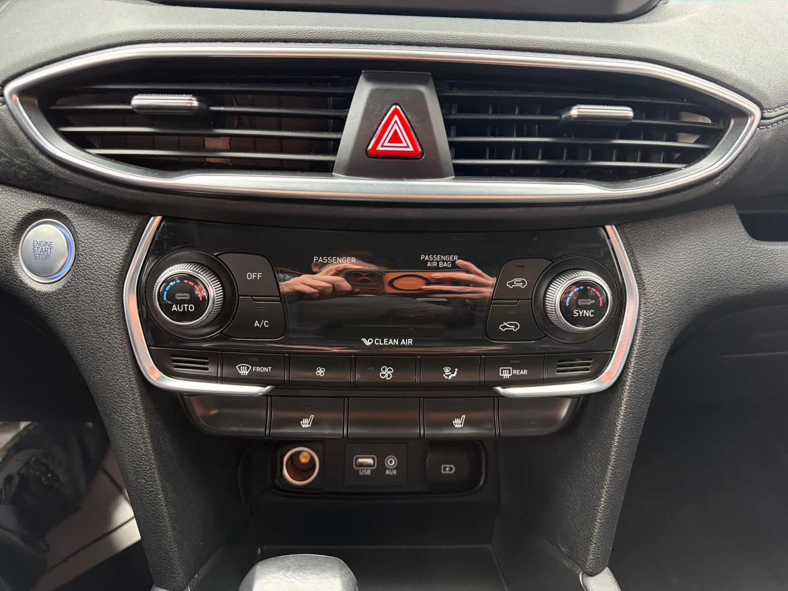 Used 2019 Hyundai Santa Fe SEL image 24