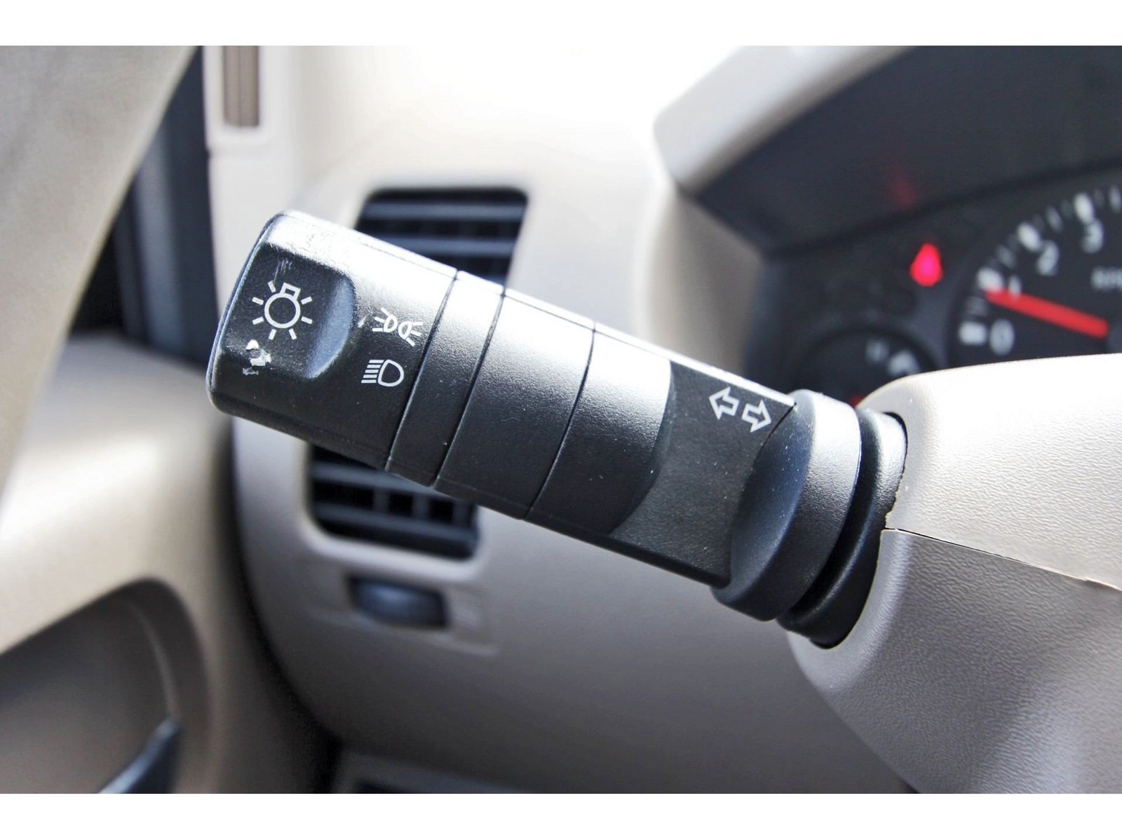 Used 2016 Nissan Frontier SV RWD image 16