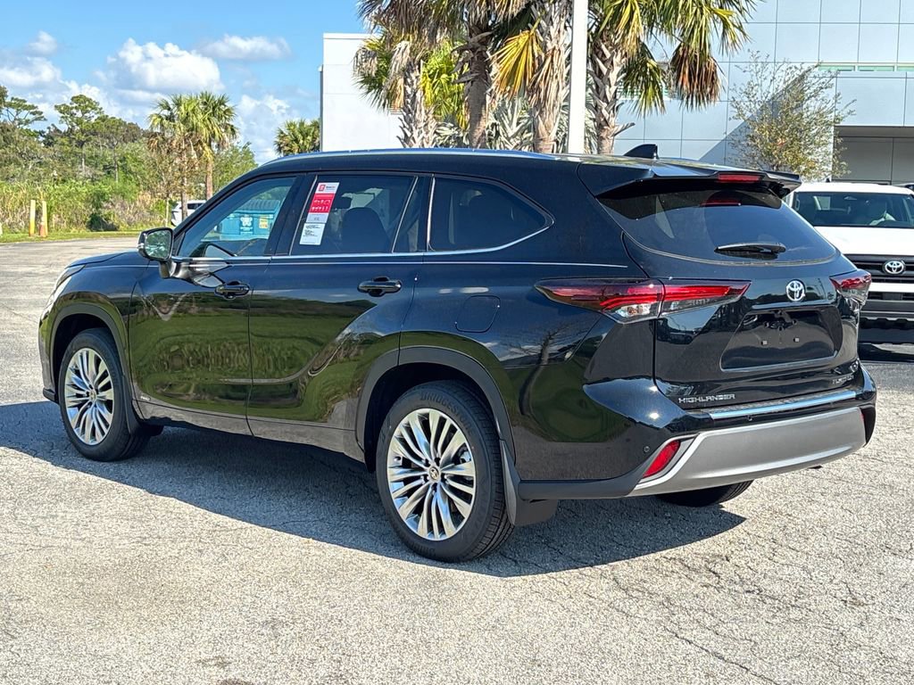 New 2026 Toyota Highlander Platinum image 6