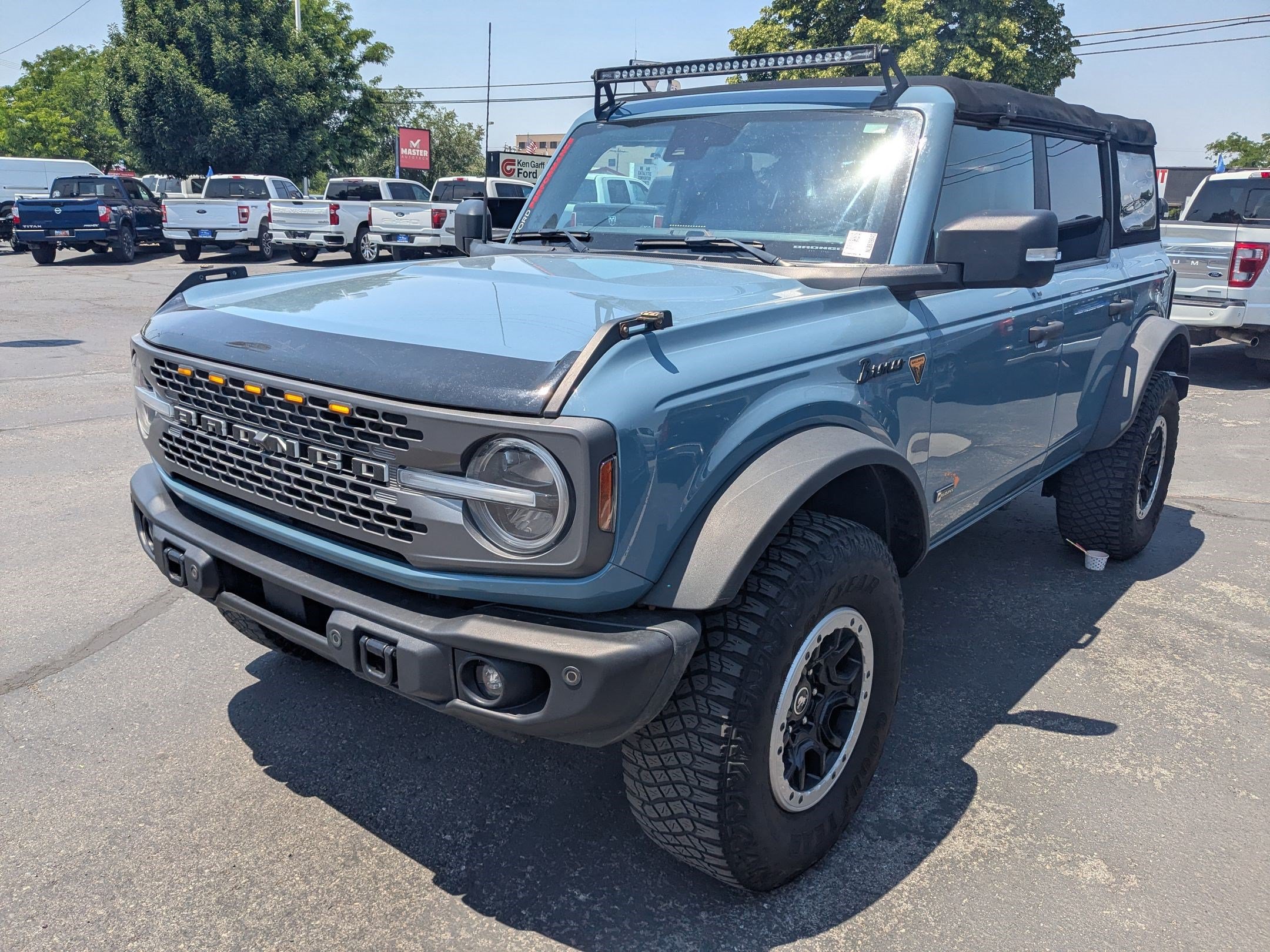 Used 2022 Ford Bronco Badlands w/ Sasquatch Package AWD/4WD image 11