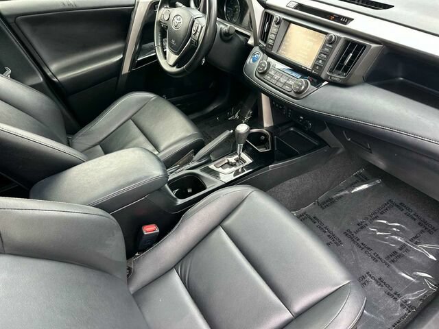 Used 2018 Toyota RAV4 Limited AWD/4WD image 18
