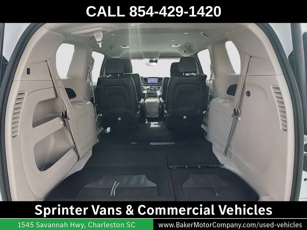 Used 2024 Chrysler Pacifica Touring-L FWD image 29
