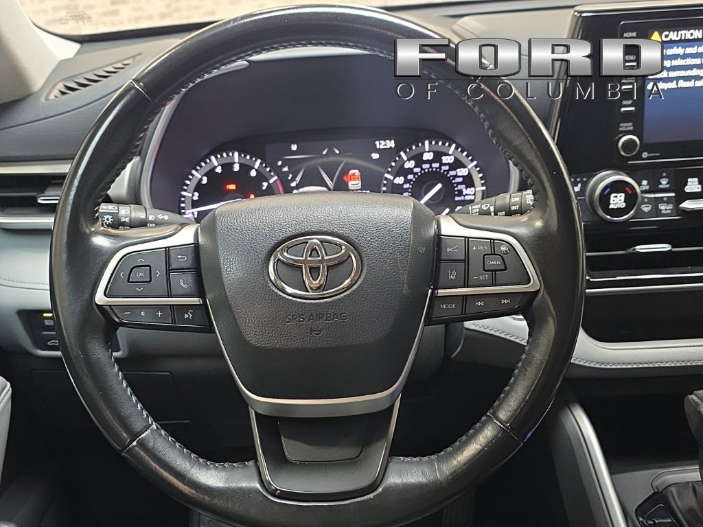 Used 2022 Toyota Highlander XLE image 24