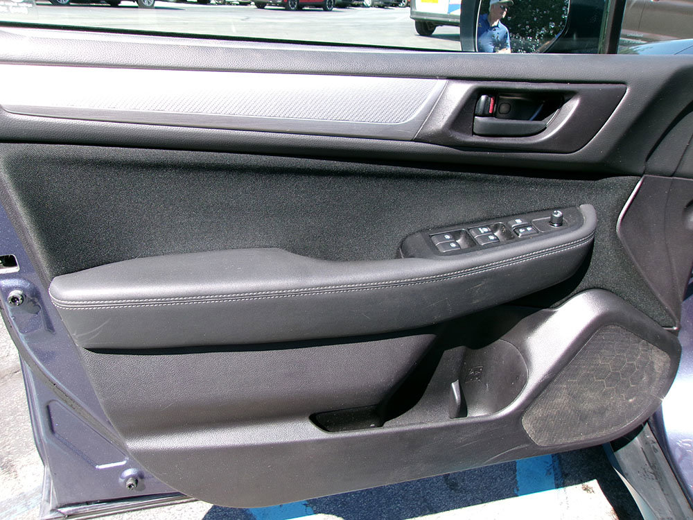 Used 2017 Subaru Outback 2.5i w/ Popular Package #1 image 4