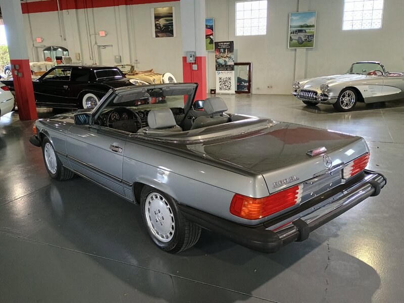 Used 1988 Mercedes-Benz 560 SL image 5