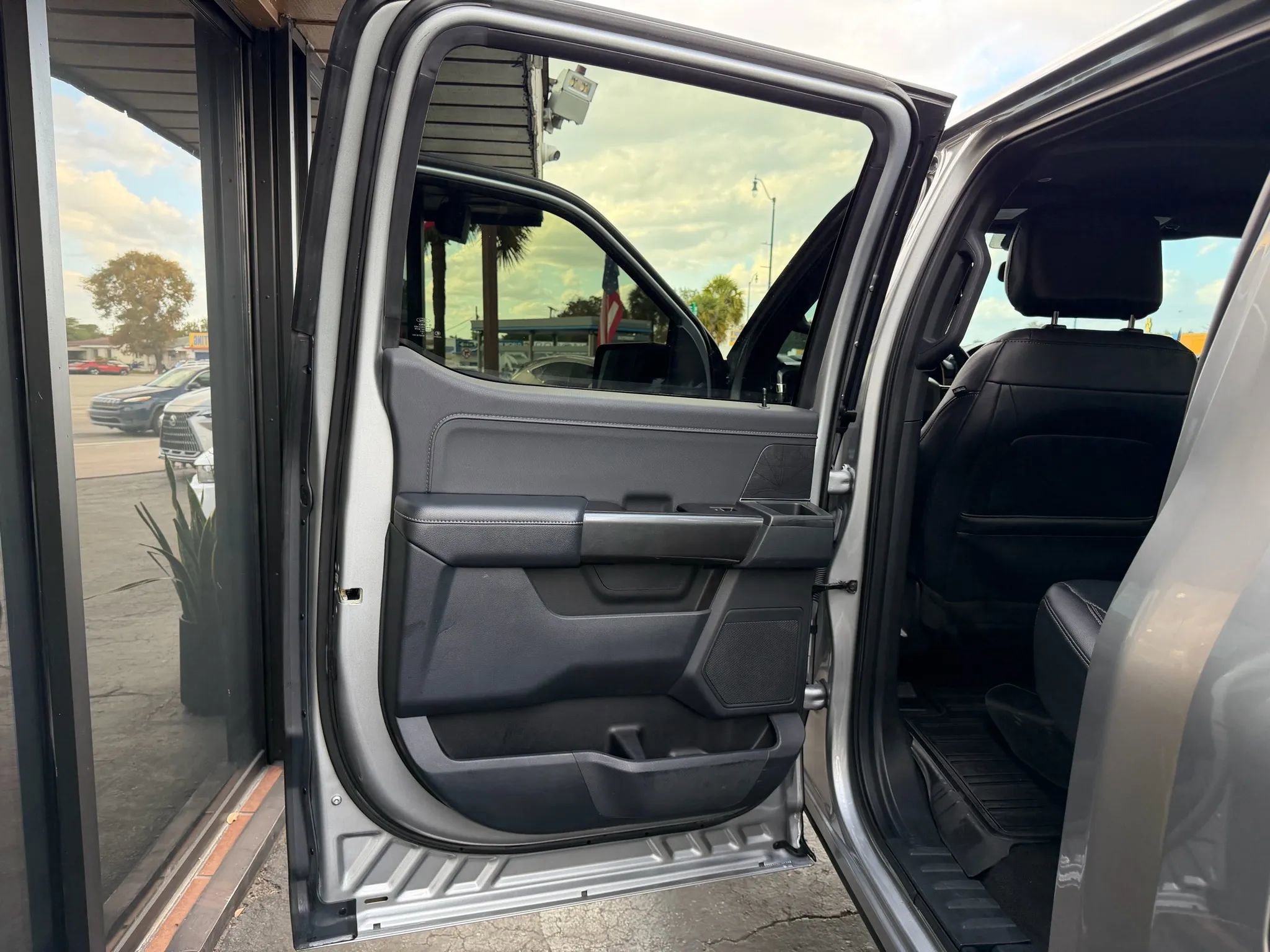 Used 2021 Ford F150 XLT w/ Equipment Group 302A High RWD image 22