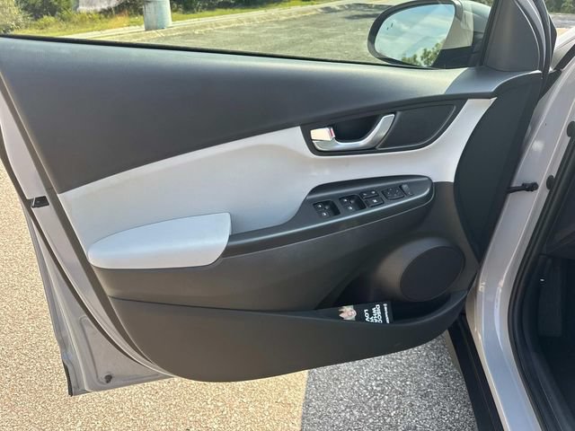 Used 2022 Hyundai Kona SEL w/ Convenience Package FWD image 25