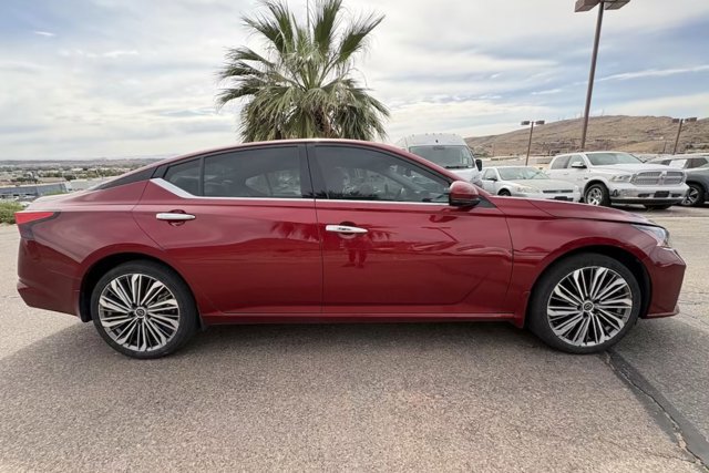 Used 2023 Nissan Altima 2.5 SL AWD/4WD image 6