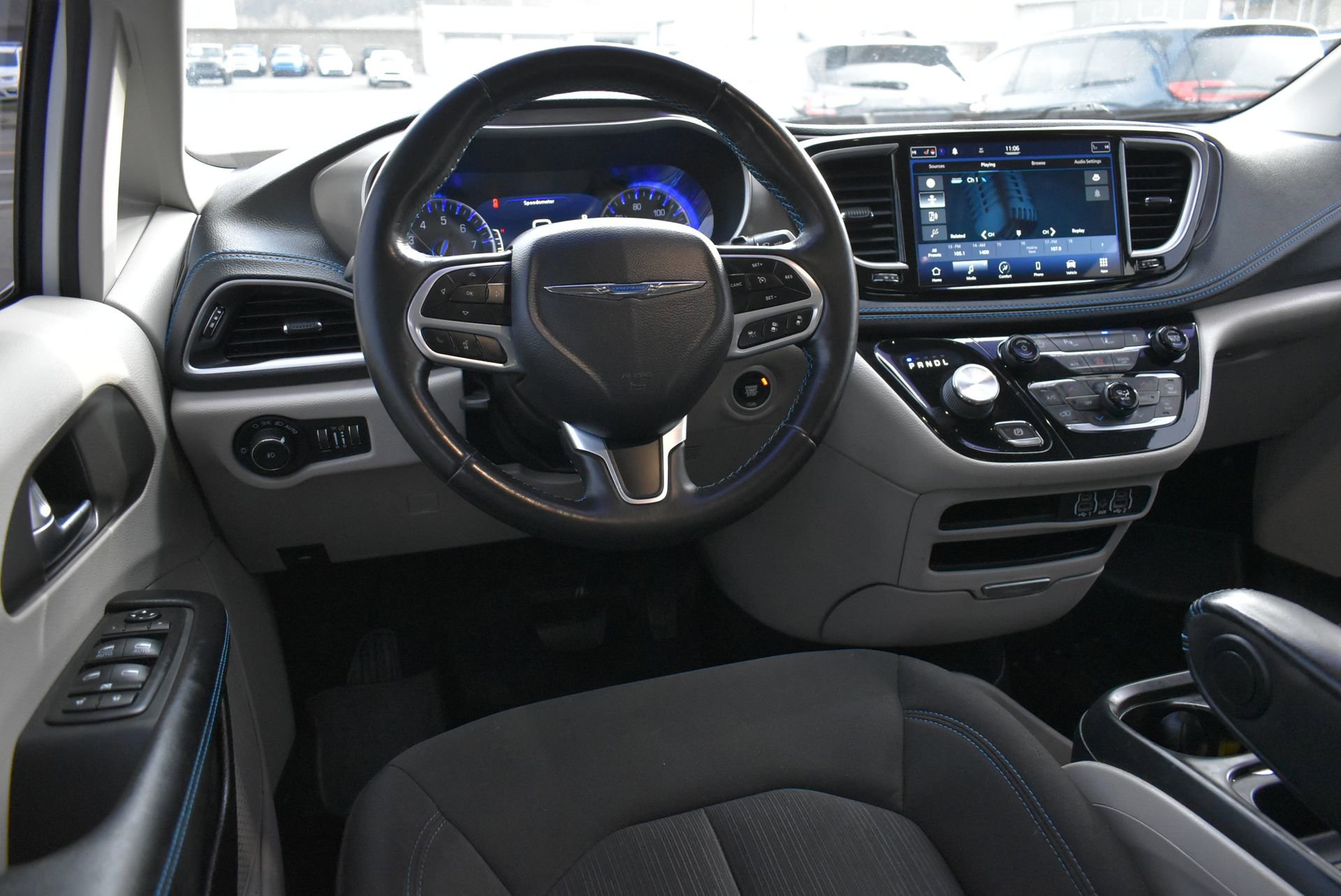 Used 2021 Chrysler Pacifica Touring w/ Cold Weather Group image 19