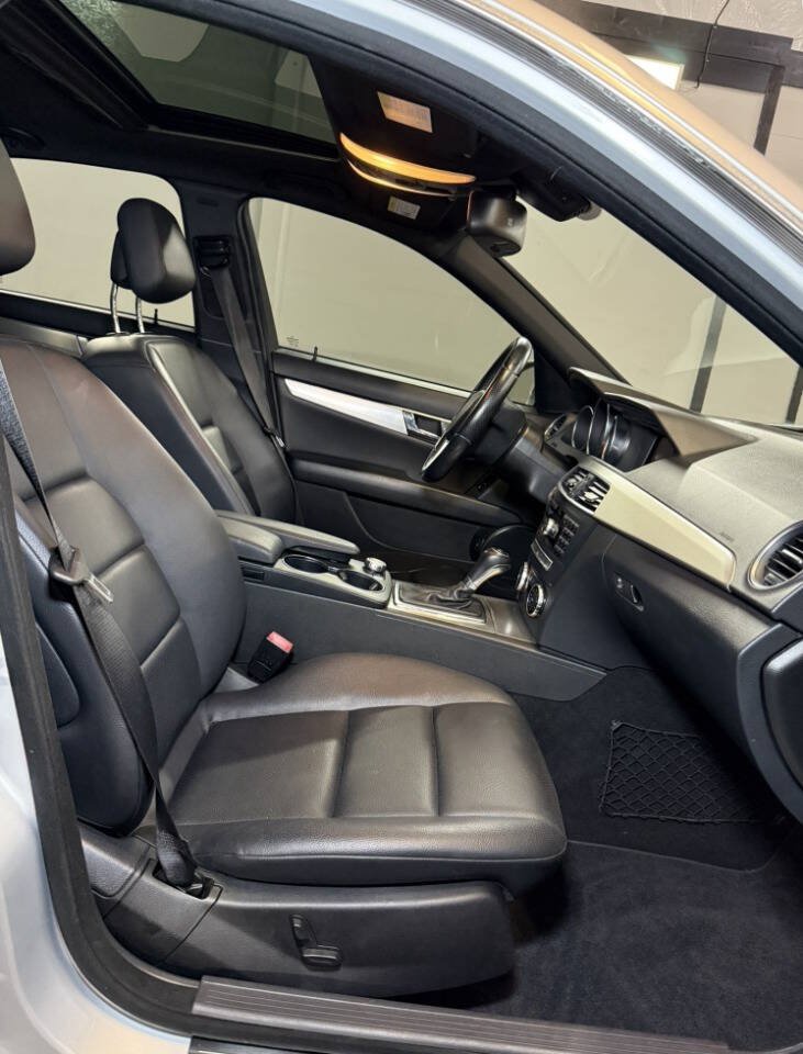 Used 2013 Mercedes-Benz C 250 Sedan image 6