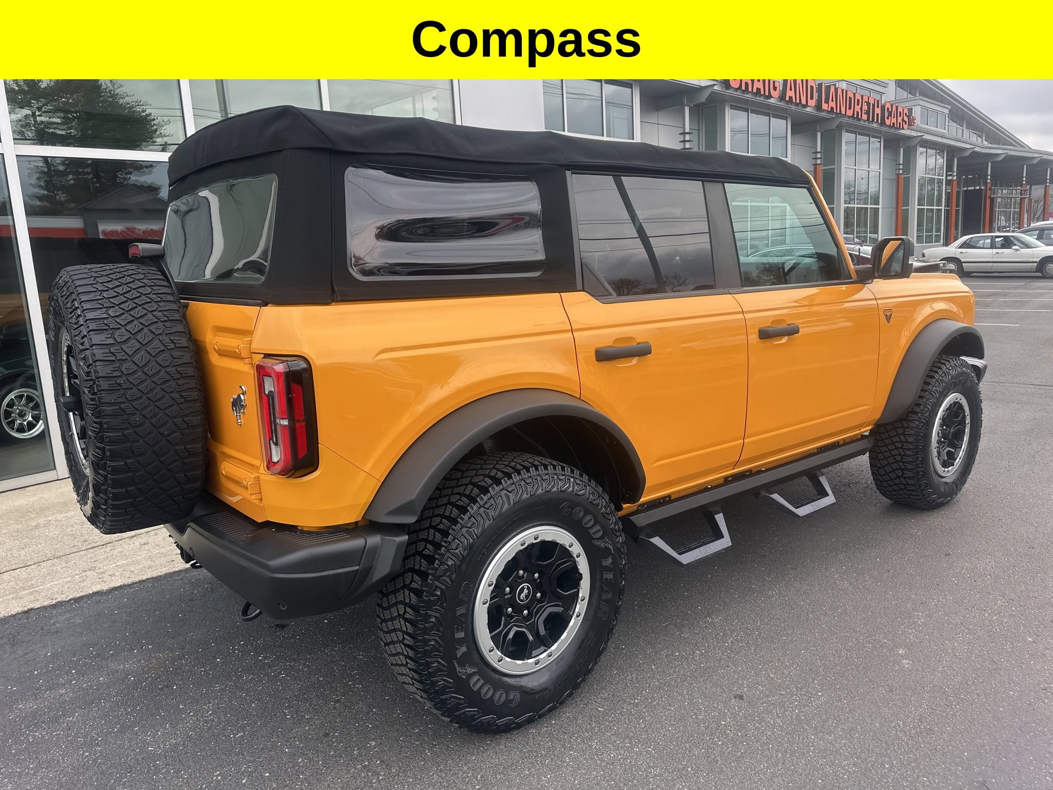 Used 2022 Ford Bronco Badlands w/ Sasquatch Package AWD/4WD image 3