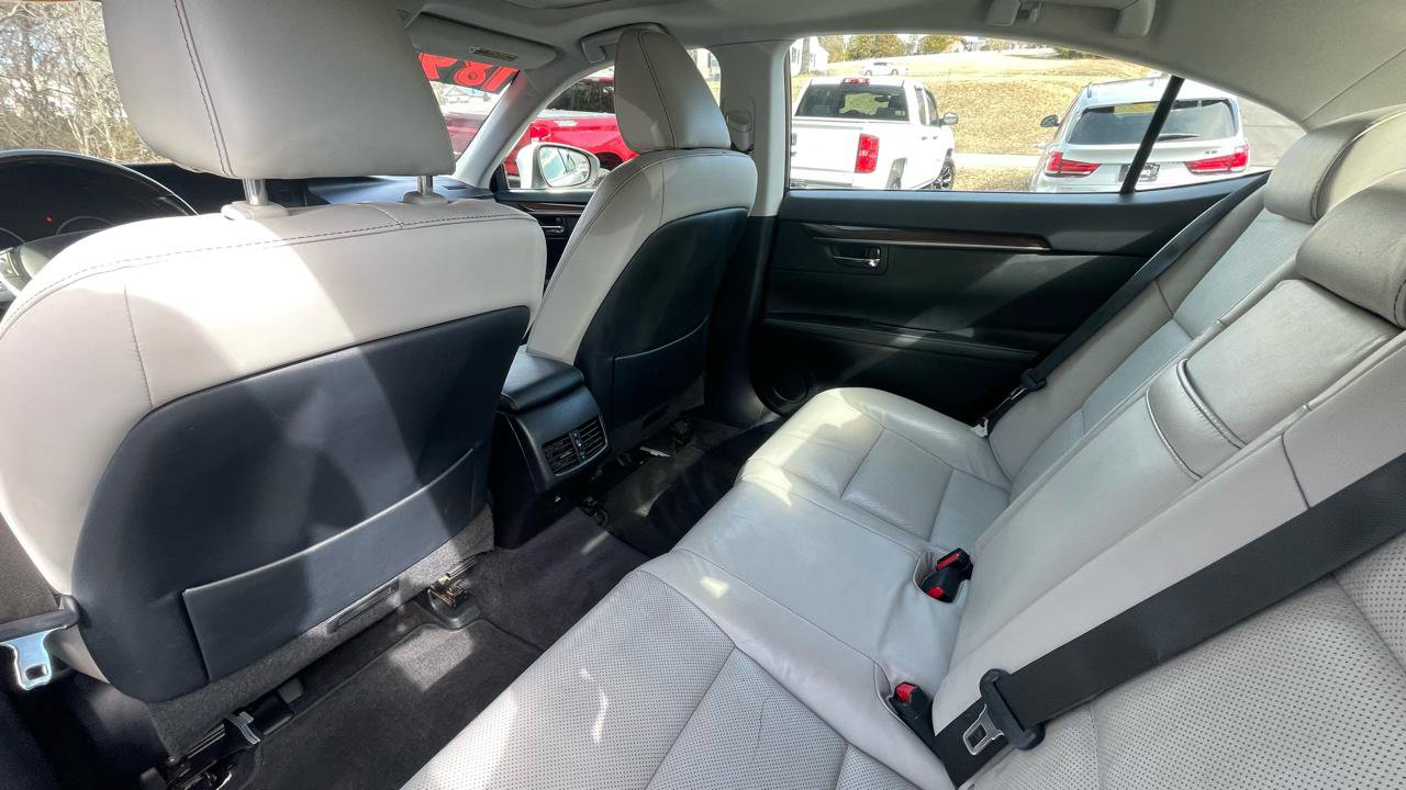 Used 2015 Lexus ES 350 w/ Luxury Package image 22