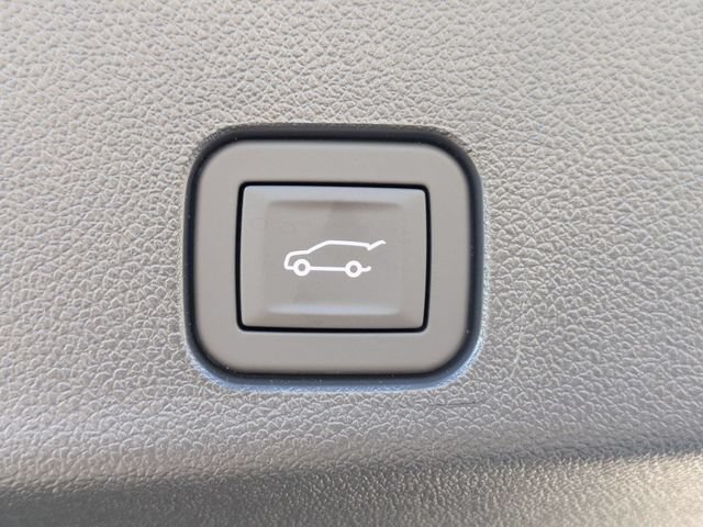 New 2026 Chevrolet Traverse LT w/ Driver Confidence Package FWD image 33