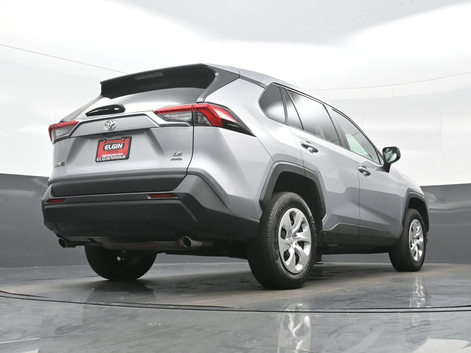 Used 2023 Toyota RAV4 LE AWD/4WD image 30