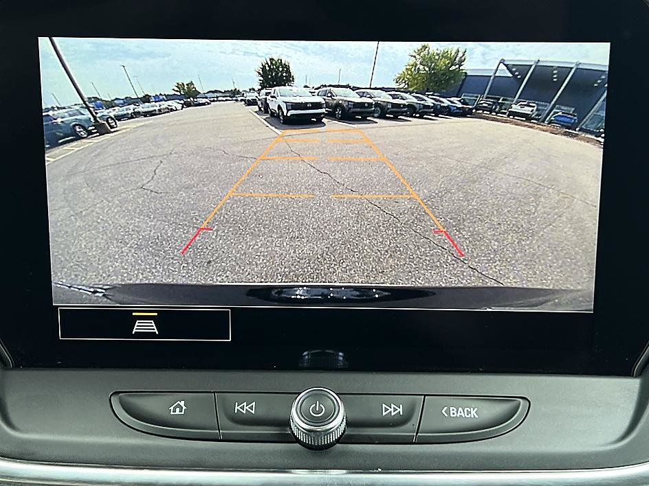 Used 2025 Chevrolet Blazer LT FWD image 25